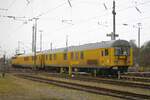 Fahrwegme�zug Steuerwagen 721 201 + Me�wagen + 111 059 abgestellt im ehemaligen Bw Flensburg 30.03.2022