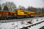 Der 125 t KIROW Gleisbauschienenkran KIROW Multi Tasker KRC 810 T (mit Schwerlastausr�stung), Schweres Nebenfahrzeug Nr.