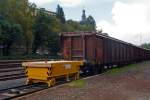 
Detail der Windhoff Rangieranlage an der Tonverladerampe in Weilburg-Löhnberg, der Pufferwagen mit angehangenen Tamns 895 - Wagen, hier am 20.09.2014.