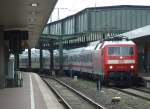 120 143 mit IC in Duisburg Hbf