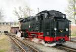99 1762-6 beim Umsetzen und Wasserfassen in Radeberg am 12.04.2016.