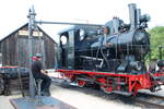 Dampflok 12 KM von der Maschinenfabrik Esslingen beim Wasserfassen in Neresheim am 07.06.2007.