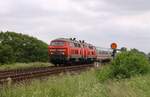 DB 218 371-3 und 363-0 dieseln hier Lautstark mit ihrem IC �ber die Marschbahn Richtung Nieb�ll, aufgenommen an einem B� zwischen Langenhorn und Bargum.