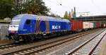BRLL 223 012-6, REV/219/15.09.22 mit Containerzug.