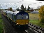 Beacon 29007 mit zwei Kuppelwagons der CBB in Erlabrunn gen Gemünden fahrend am 26.10.2025.