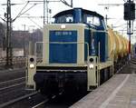 Frisch von der HU zur�ck dieselt hier HSL 3290 189-0 mit einem Transpetrol-Zug durch Hamburg-Harburg.