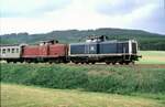 212 236-4 und 212 244-8 bei der Abschiedsfahrt der Strecke Göppingen - Schwäbisch Gmünd am 21.06.1984.