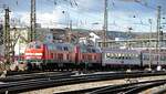218 434-9 und 218 456-2 mit ÖBB EC in Ulm am 22.02.2014.