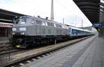 218 468-7 mit dem gesamten Ferien-Expresszug in Ulm auf dem Weg von Stuttgart nach Singen am 20.08.2022.