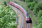 218 360-8 mit Nahverkehrszug auf der Geislinger Steige am 25.05.2007.