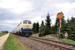 218 446-3 mit IC 2013 Allgäu bei Bellenberg am 31.03.2023.