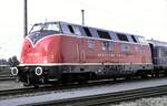 V 200 002 mit dem Rheingold der 50er Jahre, Programm-Nummer 8.7 Fernschnellzug Blauer F-Zug mit AB4ü-38, WR4ü-39 und C 4ü-38 in Nürnberg bei der Parade 150 Jahre Deutsche Eisenbahn
