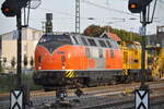RTS 221 105 mit Bauzug in Amstetten am12.09.2010.
