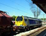 Voith Maxima 40 CC in Ulm setzt an einem Silozug an die andere Seite um am 07.06.2014.
