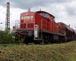 294 865-1 (V90 remotorisiert) der DB Schenker beim abstossen von Wagons am 16.08.2011 inKreuztal am Ablaufberg.