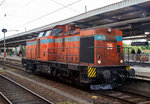   Die 298 135-5 (98 80 3298 135-5 D-OST) von LOK OST - Lokf�hrerdienstleistungen Olof Stille, Sta�furt, ex DR 201 135-1, ex DR 110 135-1, ex DR V 100 135, am 21.05.2016 im  Hauptbahnhof Magdeburg.