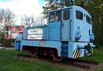 102 als Wegweiser zum Sächsischen Eisenbahnmuseum in Chemnitz am 19.04.2017.