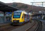   Der VT 207 ABp (95 80 0640 107-8 D-HEB) ein Alstom Coradia LINT 27 der HLB (Hessische Landesbahn), ex VT 207 der vectus, am 23.12.2015 beim Halt im Bahnhof Betzdorf/Sieg.
