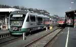 VT 08 A der Vogtlandbahn in Marktredwitz. Hinten rechts steht 614 071-9 am 08.11.2022.