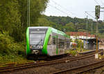   Der Stadler GTW 2/6 (95 80 0946 418-0 D-WEBA / 95 80 0646 418-3 D-WEBA / 95 80 0946 918-9 D-WEBA) der Westerwaldbahn (WEBA), ex VT 118 der Hellertalbahn verl�sst am 20.08.2017, als RB 97