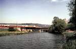 103 mit IC Erasmus überquert auf der KBS 990 Treuchtlingen-München die Altmühl im gleichnamigen Tal am 09.05.1981.