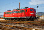 Die an die DB Cargo AG vermietete Railpool 151 058-5 (91 80 6151 058-5 D-Rpool), sonnt sich am 12.