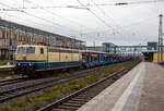 In ozeanblau/beige, die 181 213-0 (91 80 6181 213-0 D-SEL), ex DB 181 213-0 „Saar“ fährt am 24.11.2022 mit einem leeren Autotransportzug der serbischen Milsped AML (2 x2 achsige Wageneinheiten der Gattung Laaers, eingestellt mit B-MIL in Belgien) durch den Hauptbahnhof Regensburg, vermutlich in Richtung Straubing bzw. Passau.

Die Lok wurde 1974 bei Krupp in Essen unter der Fabriknummer 5279 gebaut, der elektrische Teil bei AEG unter der Fabriknummer 8850. Sie hat die Zulassung für Deutschland / Frankreich / Luxemburg. Im Jahr 2020 wurde sie an die Martin Schlünß Eisenbahnlogistik in Wankendorf verkauft. Sie hat nun wieder ein Farbkleid in ozeanblau/beige.
