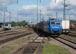 RAILTRAXX: G�terzugsdurchfahrt im Badischen Bahnhof Basel mit der 185 510-5 am 23.