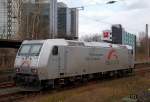 Die 185 531-1   Renate  (93 81 0185 531-1 A-TXL, ex 91 80 6185 531-1 D-TXL) der TX Logistik AG ist am 08.02.2016 beim Hauptbahnhos Essen abgestellt.