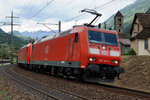SBB: Ein Doppelpacket der BR 185 auf der Fahrt in den Süden bei Giornico am 28.