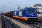 BR 185: Blockg�terzug mit der 185 409-9 von RAILDOX anl�sslich der Bahnhofsdurchfahrt Regensburg am 22.