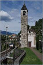 Die Re 474 bzw E 189 115 von SBB International mit einem Güterzug in S.