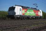 Bei Diepholz wurde am 23 April 2024 vom offenbarer Stelle der Soloauftritt von DB Cargo 193 361 fotografiert.