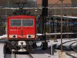 155 244-7 mit leerem Containerzug bei der Durchfahrt in HH-Harburg.