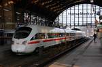 Aus Berlin kommend hält hier der ICE 1616 in Form des Triebzuges 411 027/527 im Bhf Hamburg-Dammtor.