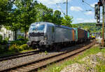Die an die TX Logistik AG vermietete 193 921 (91 80 6193 921-4 D-NRAIL) der Northrail GmbH fährt am 06 Mai 2025 mit einem KLV-Zug (Taschenwagenzug) durch den Bahnhof Kirchen/Sieg in Richtung