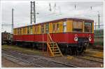 Der ehemalige Berliner S-Bahn Triebwagen 476 033-6, ex ET 165 299, ex DR 276 571-7 bzw.276 243, ex 33371, ausgestellt am 28.04.2013 im Eisenbahnmuseum im ehemaligen Bahnbetriebswerk