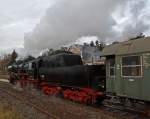   Die Betzdorfer 52 8134-0 am 26.11.2011 auf Nikolausfahrt, zwischen Dillenburg und W�rgendorf.