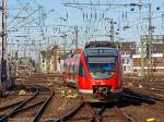   Der 3-teilige Bombardier Talent Dieseltriebzug 644 544 / 644 044 (mit diesel-elektrischem Antrieb) der DB Regio NRW fährt am 08.03.2015, als RB 38  Erft-Bahn  (Düsseldorf - Grevenbroich -