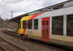   Freie Fahrt für den  VT 267 ein Alstom Coradia LINT 41 der HLB Hessenbahn GmbH am 10.01.2015 und er fährt nun als RB 95  Sieg-Dill-Bahn   Dillenburg - Siegen - Au/Sieg vom Bahnhof