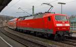 120 206-8 als Schublok des RE 9 (Rhein-Sieg-Express), hier am 17.12.2011 vom Bahnhof Betzdorf/Sieg  geht es weiter in Richtung K�ln - Aachen.