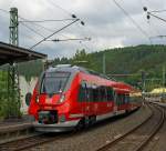 Da kommt er, mein erster Hamster auf der Siegstrecke - 442 257 und 442 260 (Zwei gekuppelte 4-teilige Talent 2) fahren am 12.06.2012 als RE 9 (rsx - Rhein-Sieg-Express) Siegen - K�ln - Aachen in den