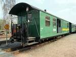 Schmalspur Gepäck-und Schaffnerwagen 974 -508der Lößnitzgrund BahninRadeberg am 12.04.2016.