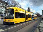 Straßenbahn / Stadtverkehr; Dresden;     NGT 6 DD Nr.2589 von DWA-Siemens Baujahr 1998in Dresden, Prager Strasse am 17.04.2015.
