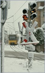 Die  Zacke  auf der Fahrt vom Degerloch zum Marienplatz in den verschneiten Strassen von Stuttgart n�he der Weinsteige.