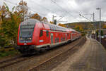 Steuerwagen voraus  geschoben von der 146 003-9, verlässt der RE 9 rsx - Rhein-Sieg-Express (Siegen– Köln - Aachen) den Bahnhof Kirchen (Sieg) in Richtung Betzdorf.