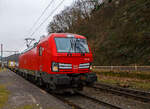 Die Siemens Vectron MS 193 348-0 (91 80 6193 348-0 D-DB) der DB Cargo AG f�hrt am 15.01.2022 mit einem „HUPAC-Zug“ (KLV/Container-Zug) durch Scheuerfeld (Sieg) in Richtung K�ln.