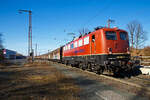 Die 139 309-9 (91 80 6139 309-9 D-BYB) der BayernBahn GmbH fährt am 09.03.2022, mit dem sogenannten  Henkelzug  (Langenfeld/Rhld.