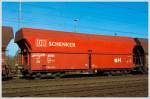 Offene Sch�ttgutwagen mit schlagartiger Schwerkraftentladung, hydraulischem Klappenverschlusssystem und 4 Rads�tzen, der Gattung Falns 121.2 der DB Schenker Rail, eingestellt als 81 80 D-DB  6646