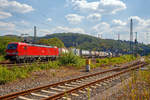 Die 193 334 (91 80 6193 334-0 D-DB) der DB Cargo AG f�hrt am 08.08.2020 mit einem KLV-Zug durch Betzdorf (Sieg) in Richtung K�ln.